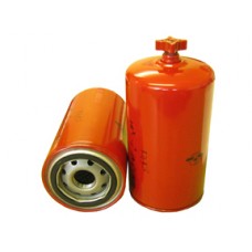 1840, 1845C Uni-Loader w/4-390 Eng. Fuel Filter